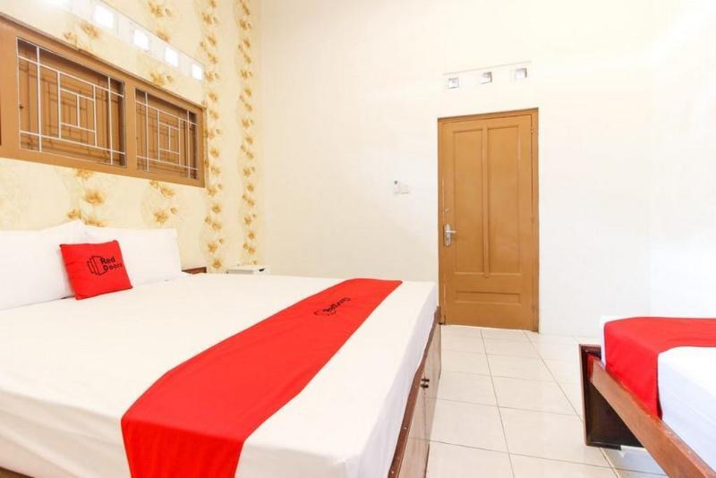 Reddoorz Near Rs Sarjito Yogyakarta Hotel Exterior photo